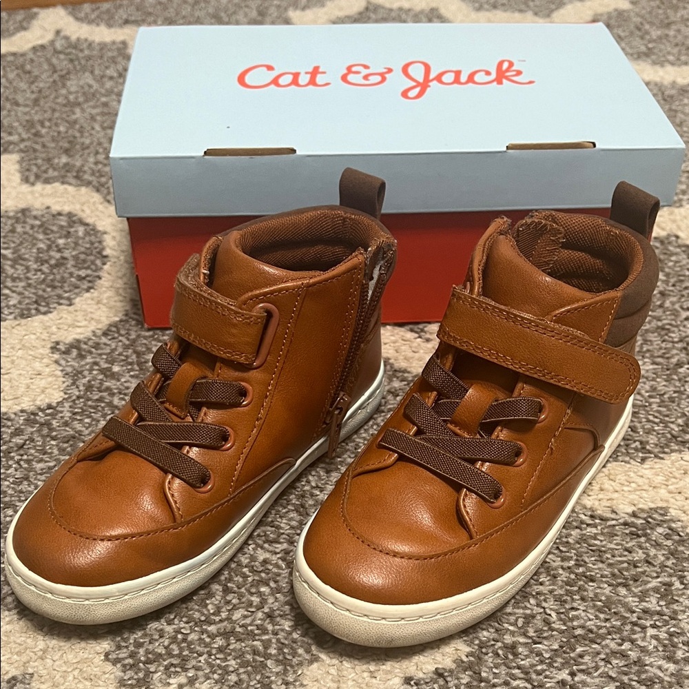 Target Cat & Jack kids’ Aiden high top sneaker boots, brown, size 11 EUC!